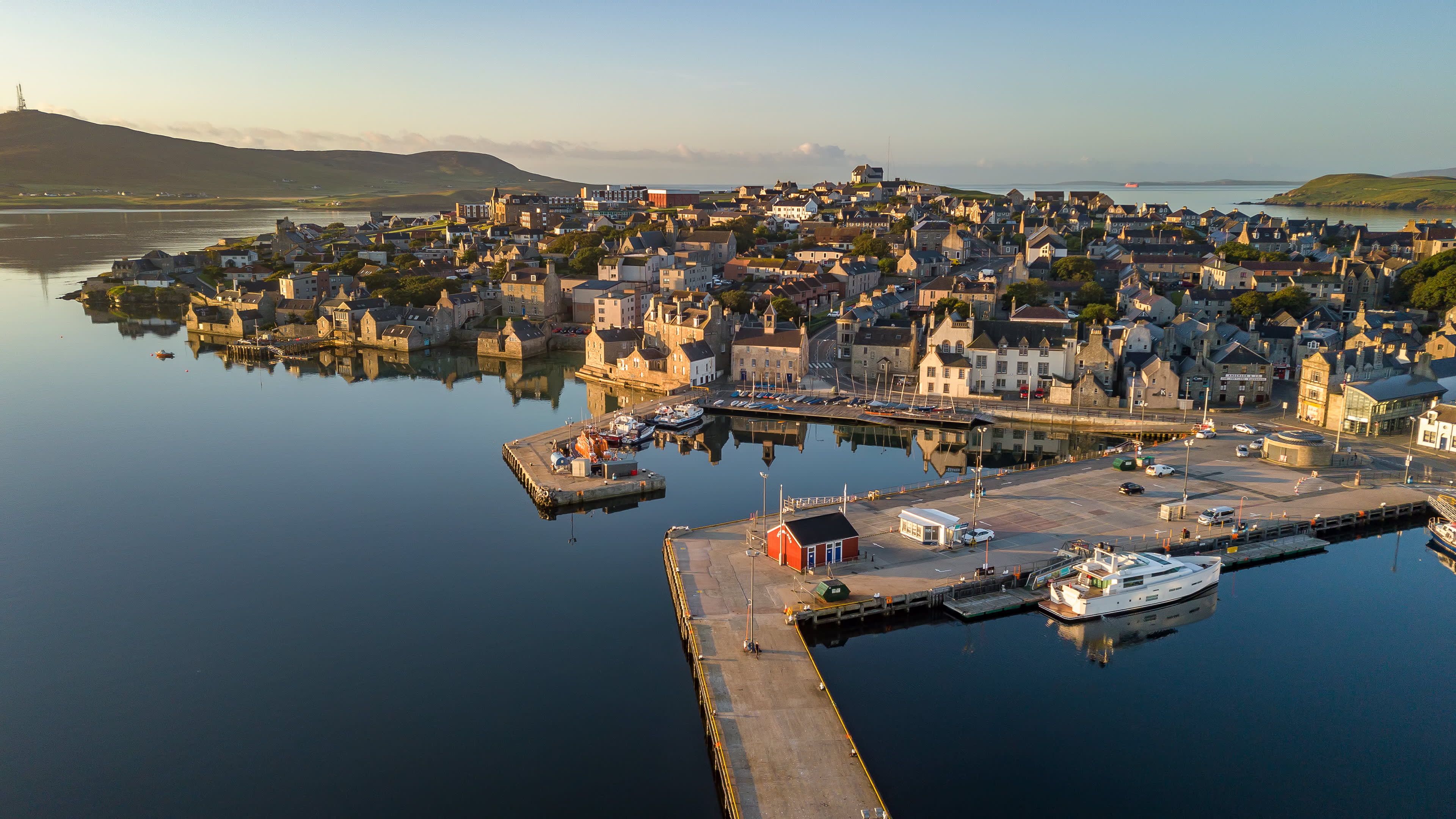 Scotland to Spitsbergen: Puffins, Sea Ice and Wildlife