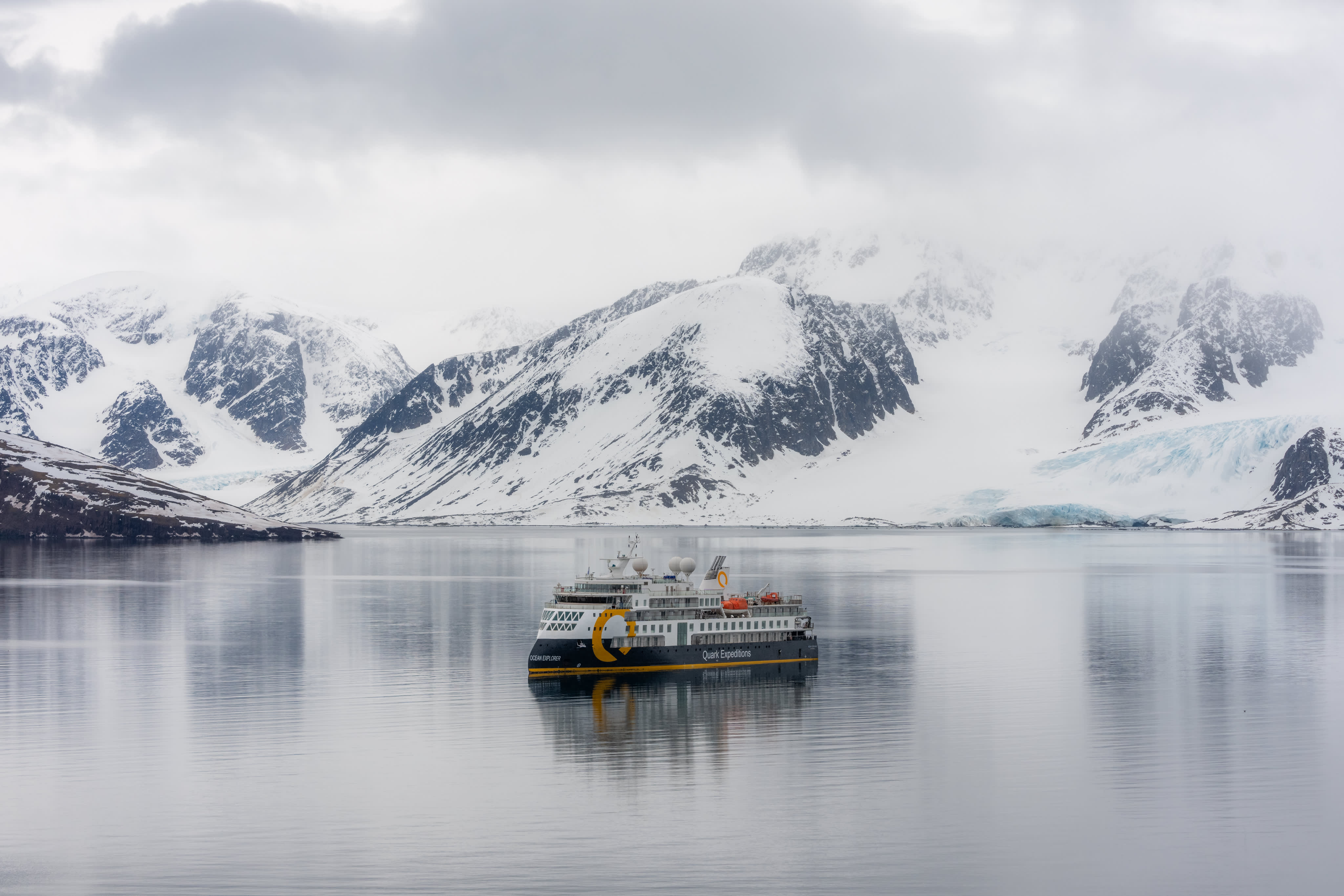 Svalbard in Spring: Sea Ice, Pristine Snow and Wildlife