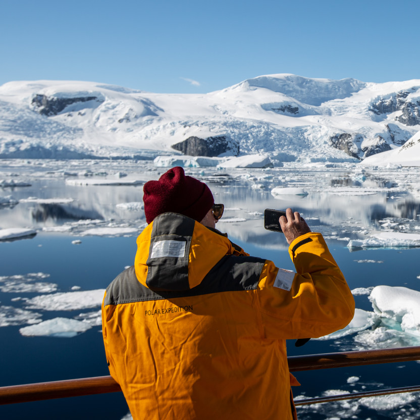 Antarctic Explorer: Discovering the 7th Continent