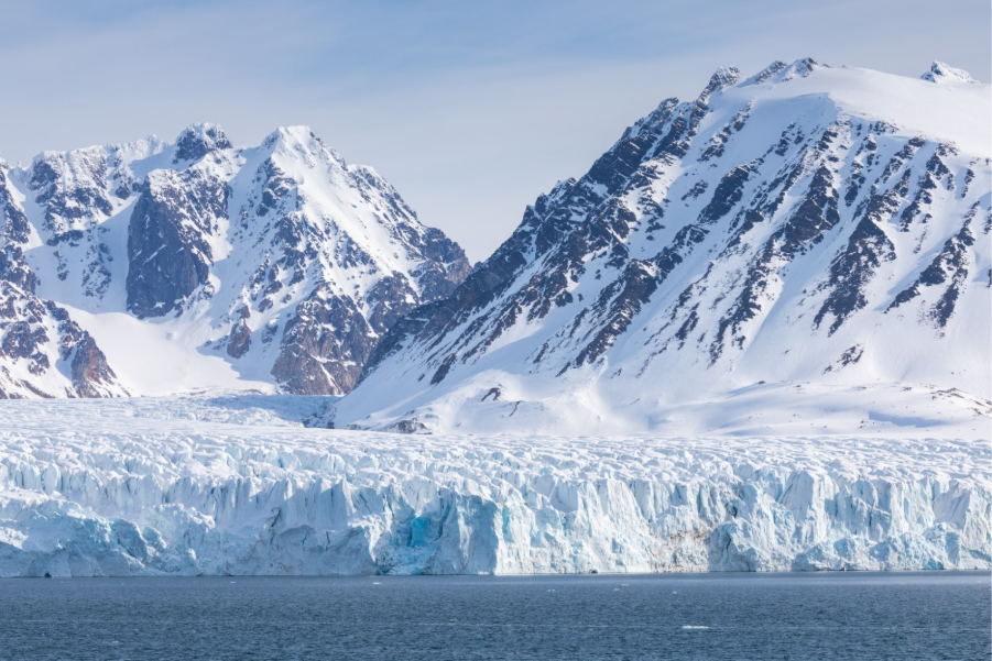 Lilliehöök Glacier, Svalbard. Photo by Acacia Johnson.